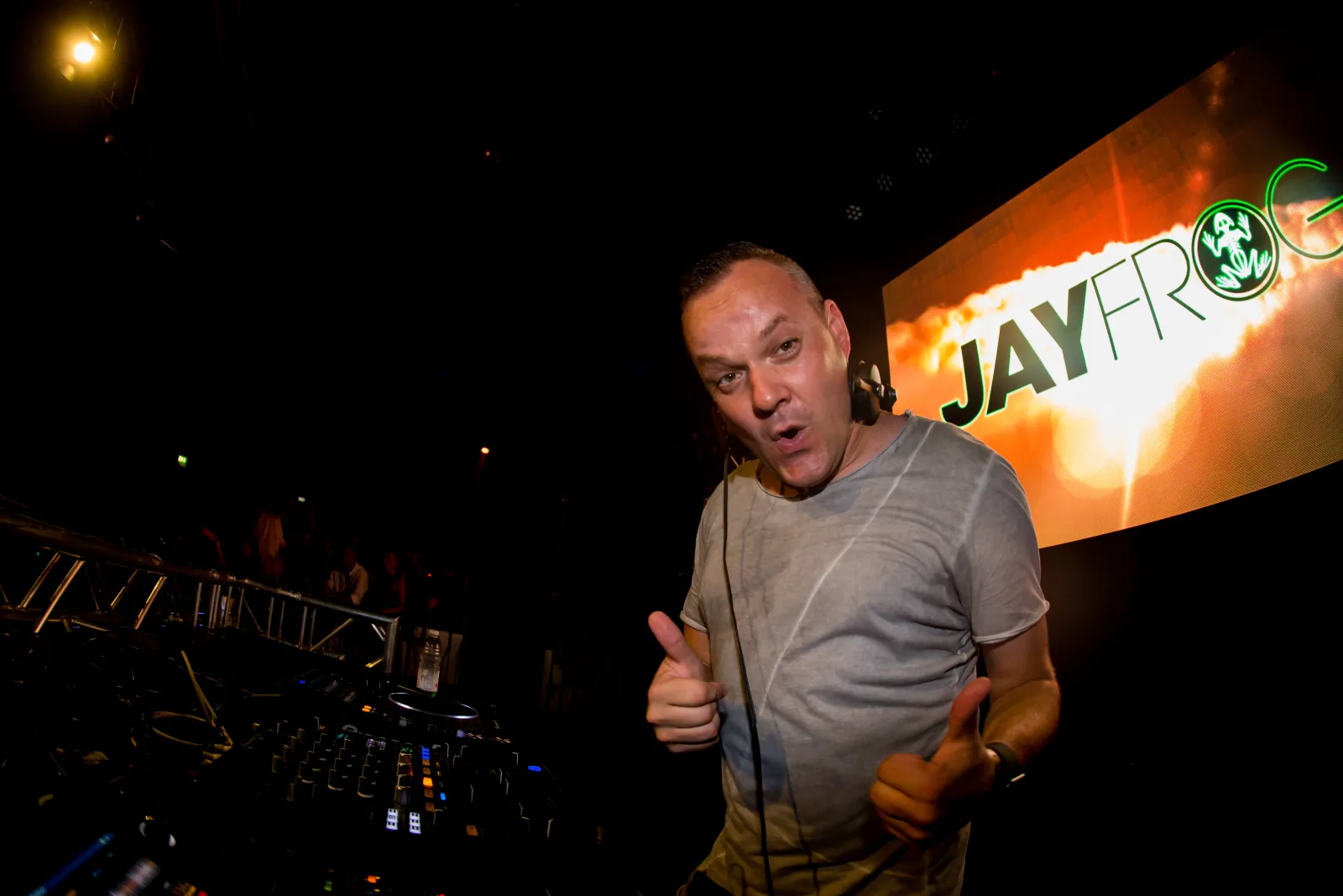 Jay Frog – frei lizenziertes Artist-Foto